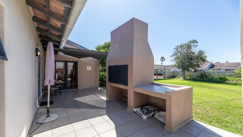 4 Bedroom Property for Sale in Duynefontein Western Cape